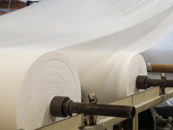 造纸厂客户使用轻钙作为填料
